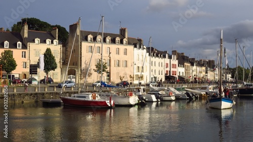 Port de plaisance de Vannes, en Bretagne, avec des voiliers (France)