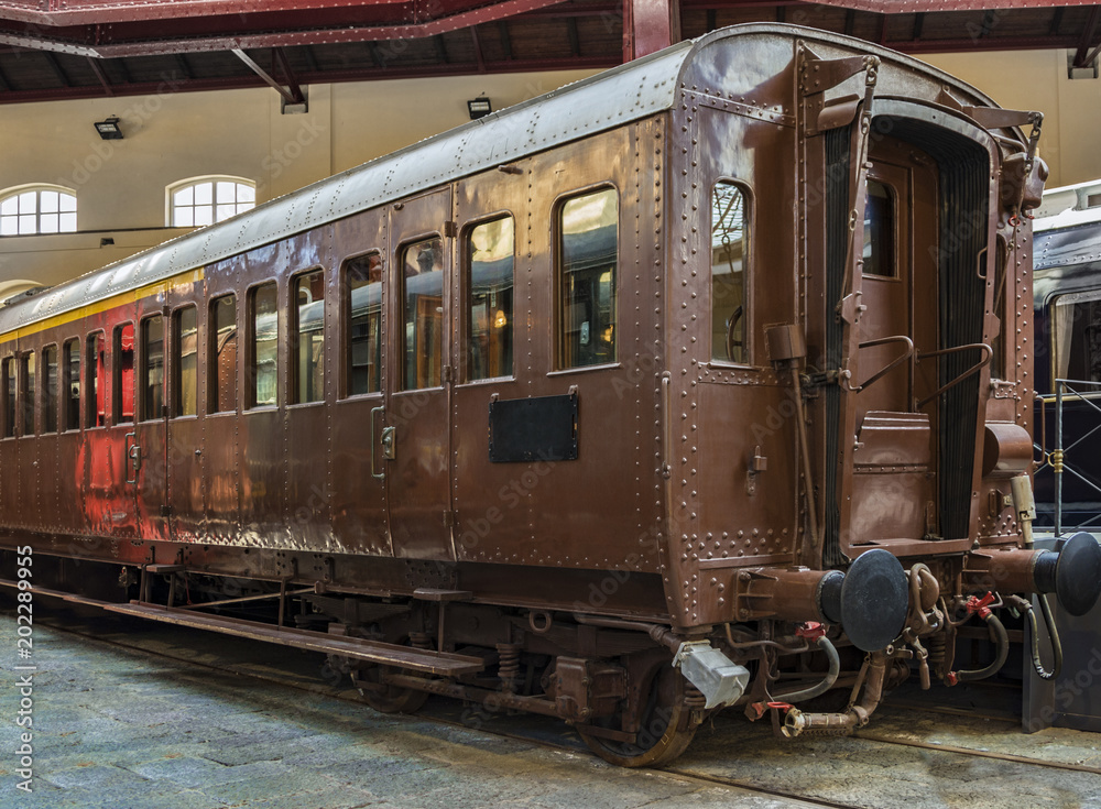 Obraz premium Vintage exterior of a train carriage