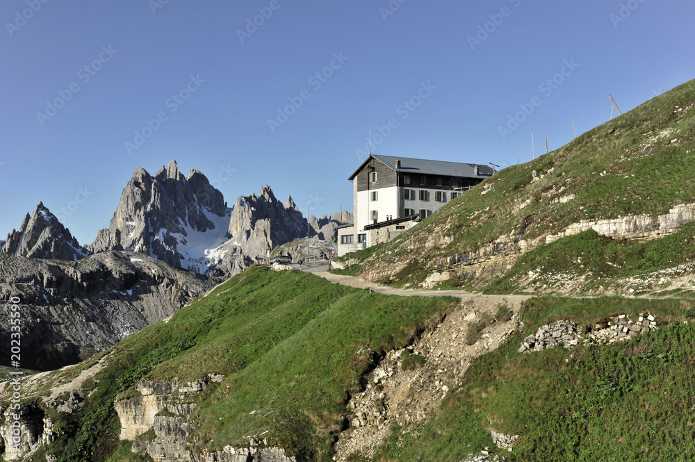 Auronzohütte, Rifugio Auronzo, 2320m, südlich der Drei Zinnen, Drei-Zinnen-Wanderweg, Sextener Dolomiten, Italien, Europa
