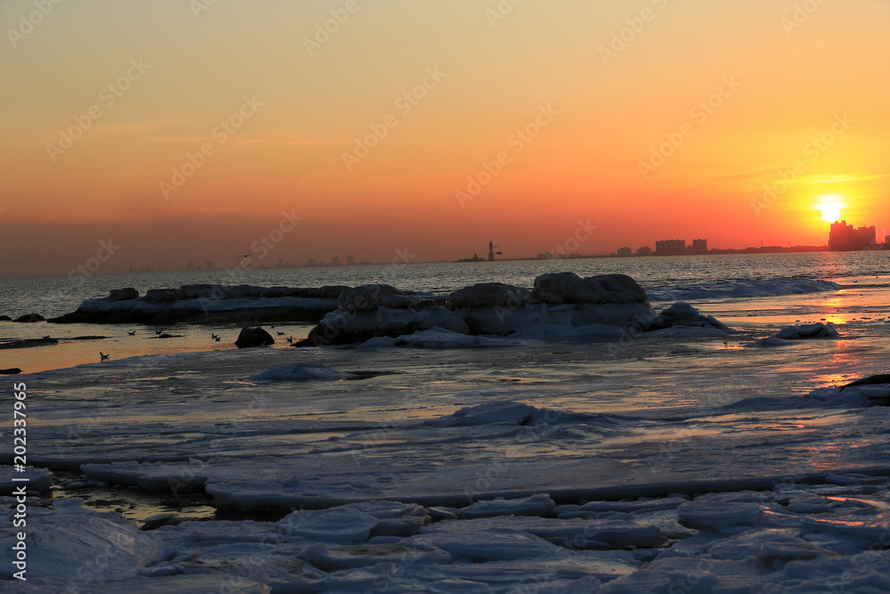 Obraz premium The evening scenery of the sea