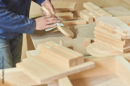 wood carpenter workman