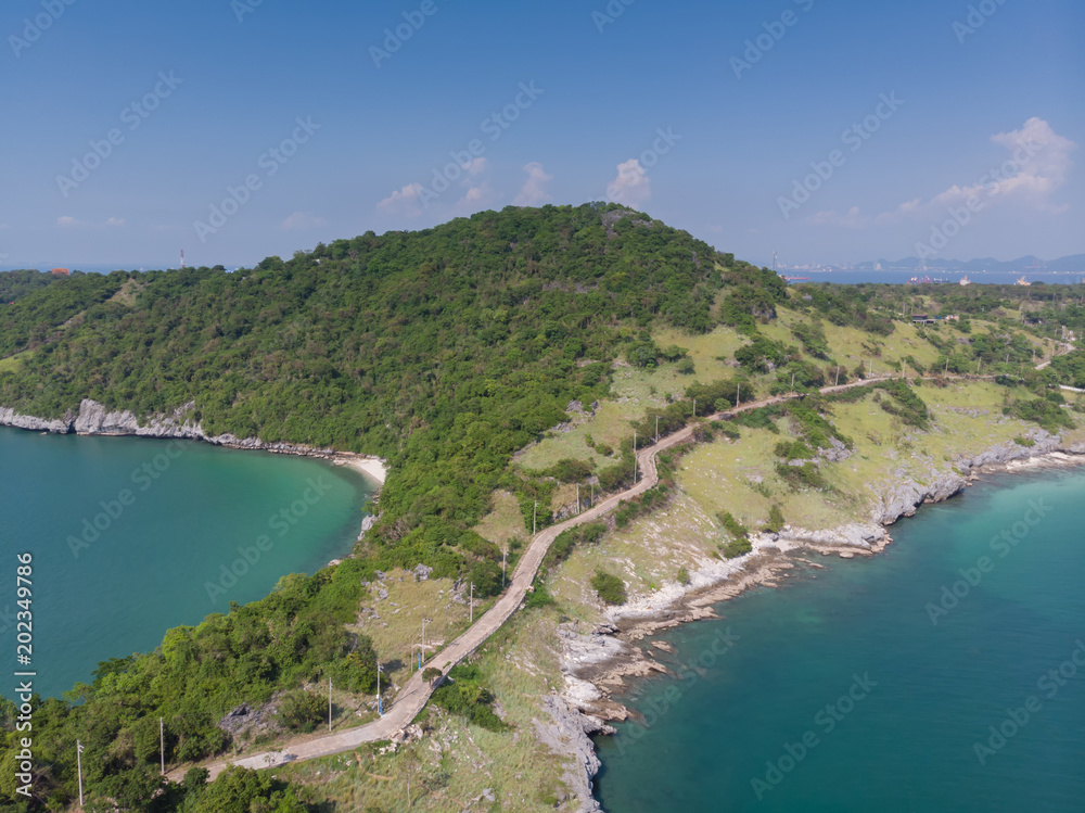 Obraz premium Beatiful view island bay of Srichang Thailand .