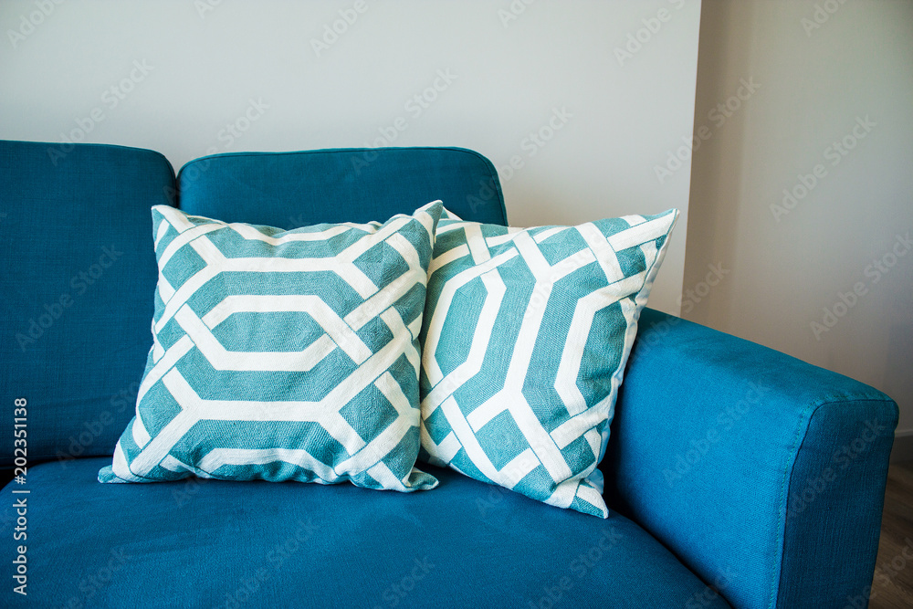 Φωτογραφία Living room home design for contemporary layout and blue couch with good balance for relaxation and living well