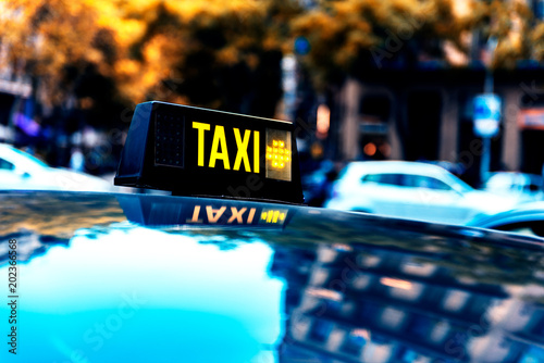 Vacant taxi detail
