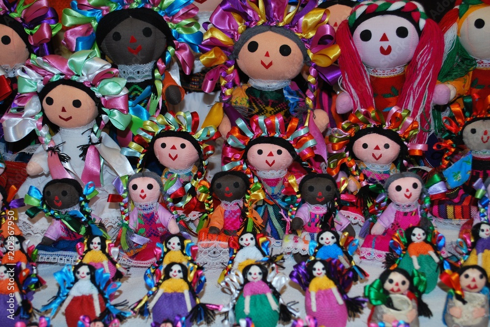 Muñecas de trapo con mucho color