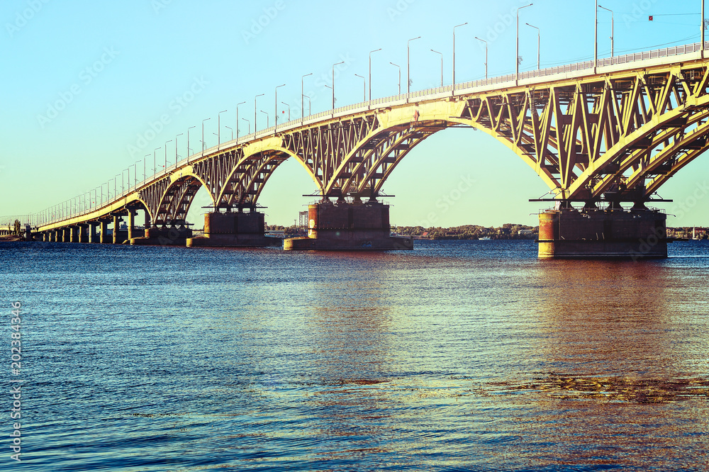 Large motor bridge across the reservoir