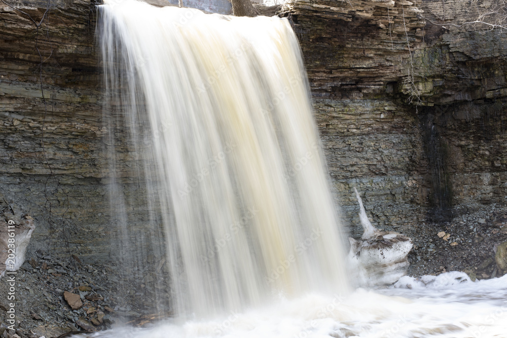 Fototapeta premium Cascading Waterfall