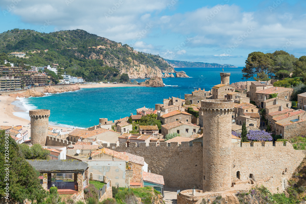 Obraz premium Aerial view of Fortress Vila Vella and Badia de Tossa bay at summer in Tossa de Mar on Costa Brava, Catalonia, Spain
