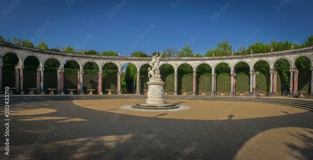 Φωτογραφία Versailles, France - 04 22 2018: Château de Versailles et son parc, ses bosquets et bassins