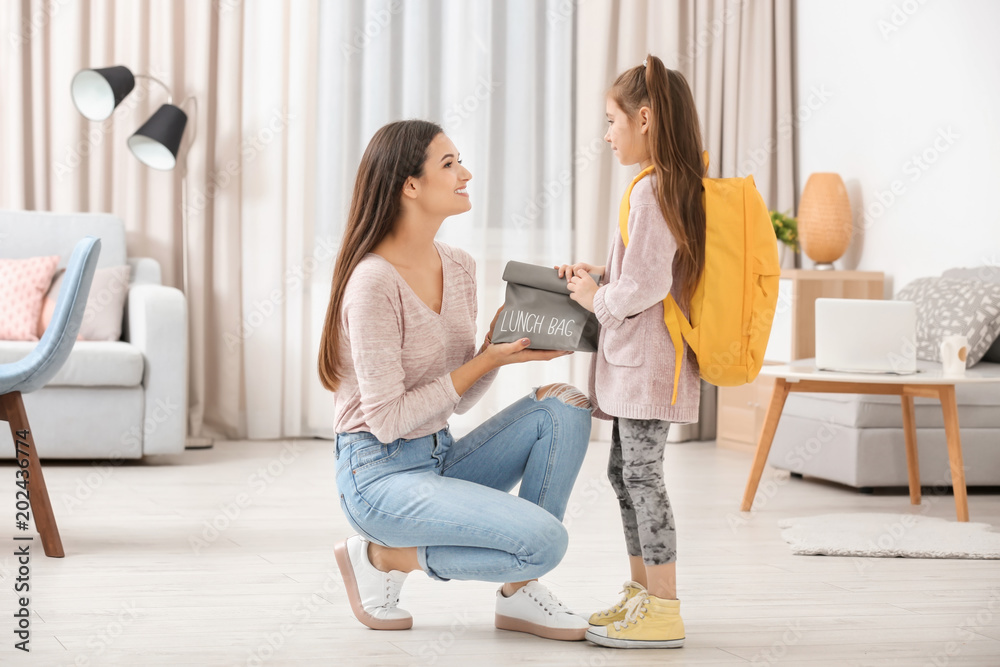 She got a daughter. Подруги помогают молодой маме. Getting ready for School. Get ready for School.