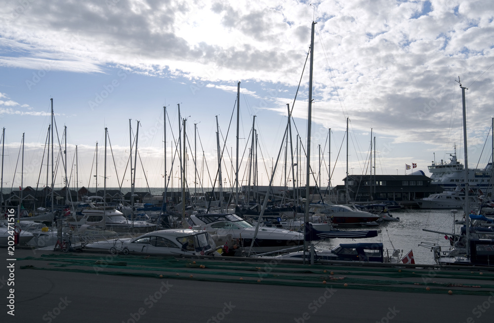 Φωτογραφία Laesoe / Denmark: View over the well-visited marina and the ferry port in Vester