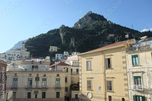 イタリア 建物と山