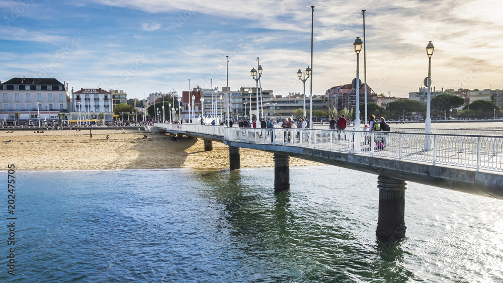 Αυτοκόλλητο Arcachon, France, wooden jetty in front of Atlantic ocean