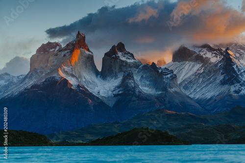 Tablou canvas View of Torres Mountains in the Torres del Peine National Park during sunrise