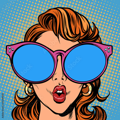 Woman with sunglasses