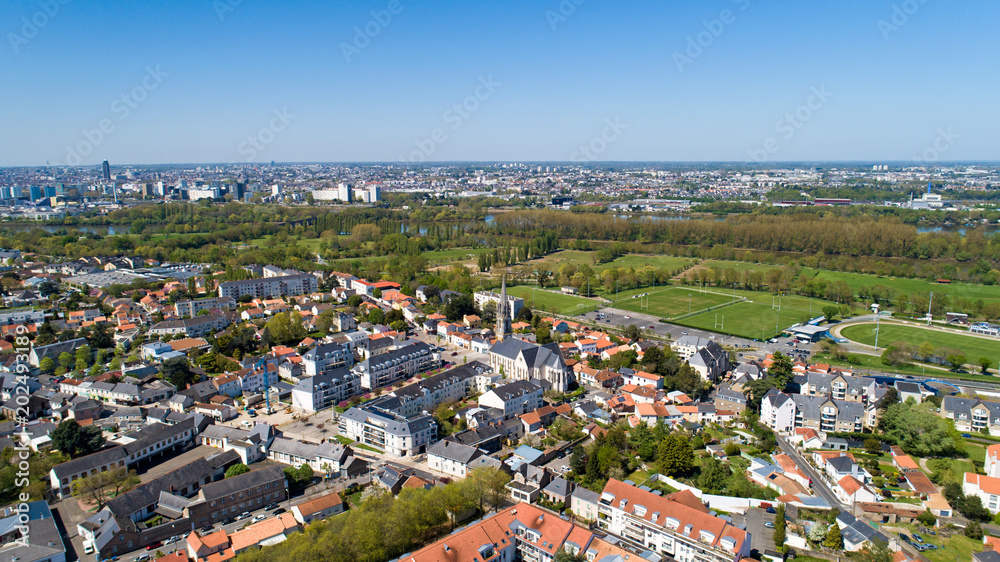 Fototapeta premium Photo aérienne de Saint Sébastien sur Loire, près de Nantes