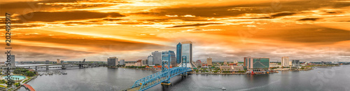 Foto Panoramic aerial view of Jacksonville at sunset, Florida