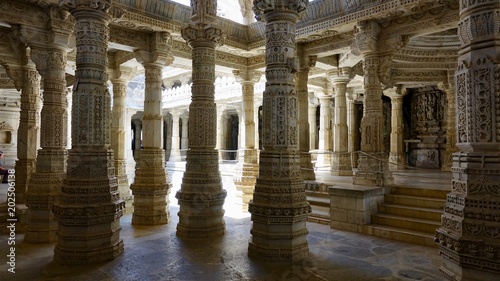 Bildhauerkunst im Ranakpur Jain Tempel in Rajasthan  Indien