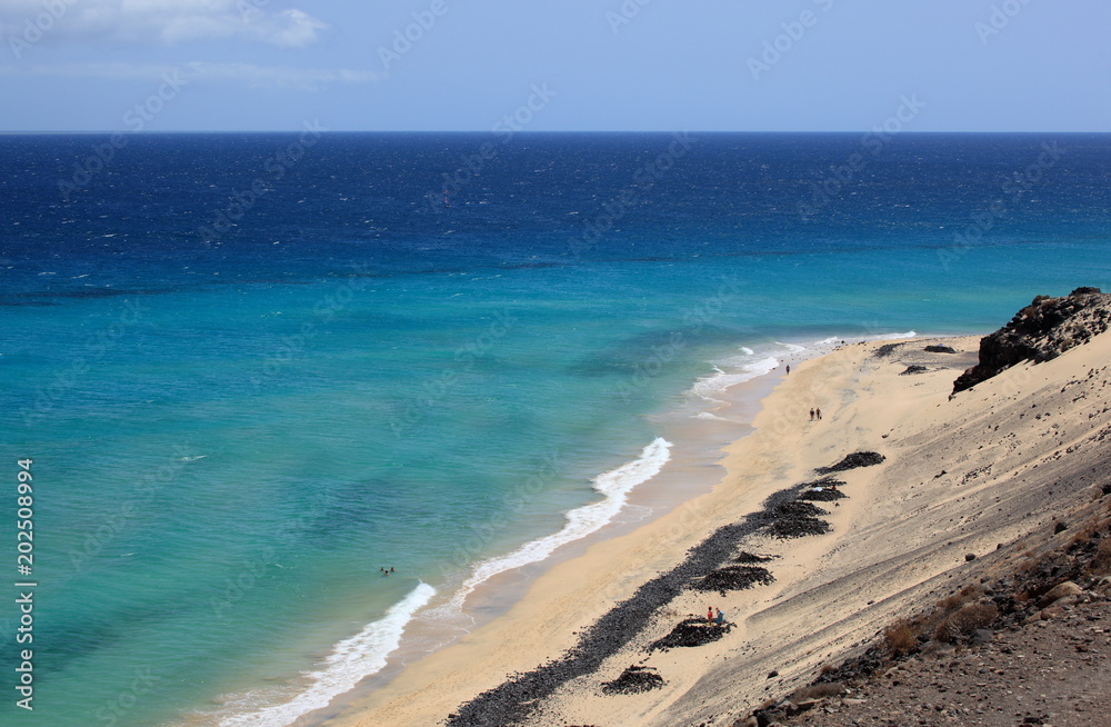 Plage typique de l'île de Fuerteventura