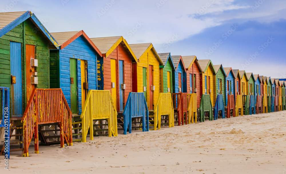 Φωτογραφία Row of colorful bathing huts in Muizenberg beach, Cape Town, South Africa