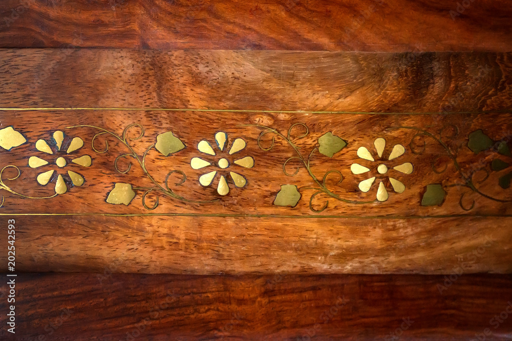 Ταπετσαρία Texture expensive mahogany inlaid yellow metal