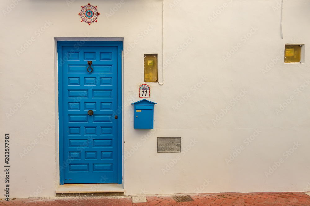 Φωτογραφία Beautiful entries, doors and windows of Frigiliana, village of Malaga