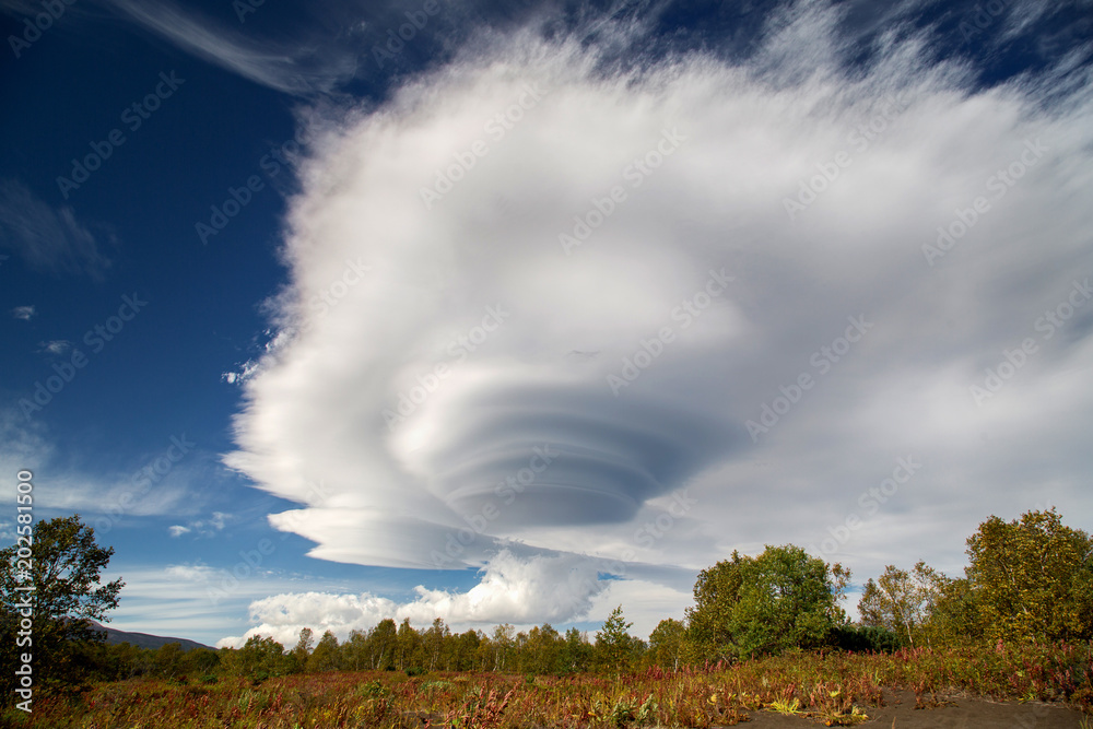 Lenticular (lenticular) clouds