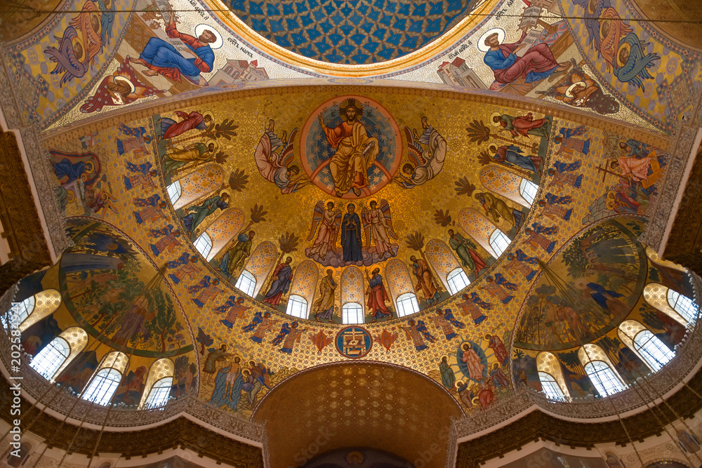 Obraz premium KRONSTADT, SAINT PETERSBURG, RUSSIA - AUGUST 21, 2017: the Fresco of the vault of the Maritime St. Nicholas Cathedral