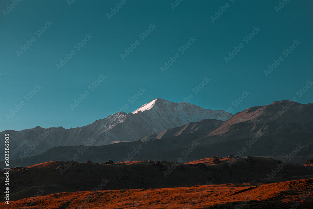 Φωτογραφία Picturesque Dawn In The Mountains Of The Elbrus Region