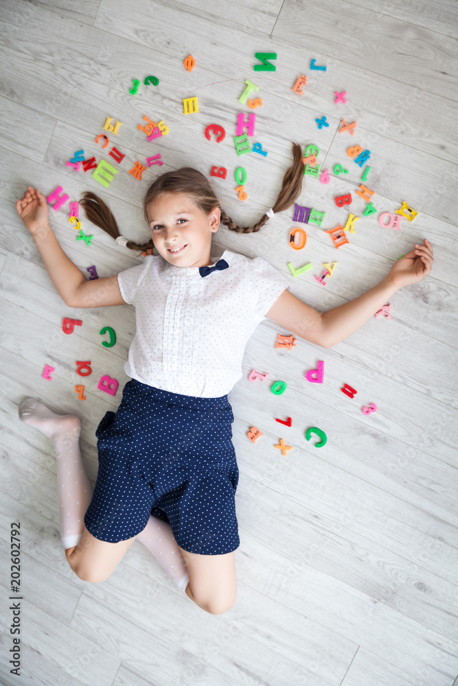 Fototapeta premium 4256602 School girl. Back to school