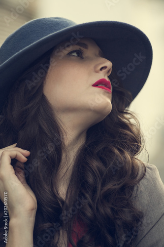 Gorgeous glamorous brunette posing © WavebreakmediaMicro