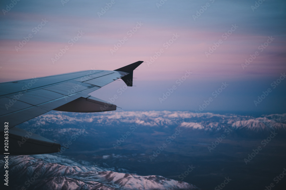 Fototapeta premium plane sunrise