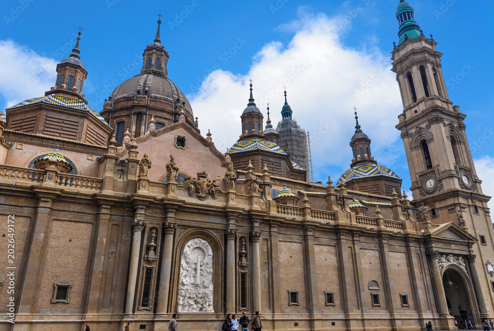 Φωτογραφία The Basilica Cathedral of Our Lady of the Pillar