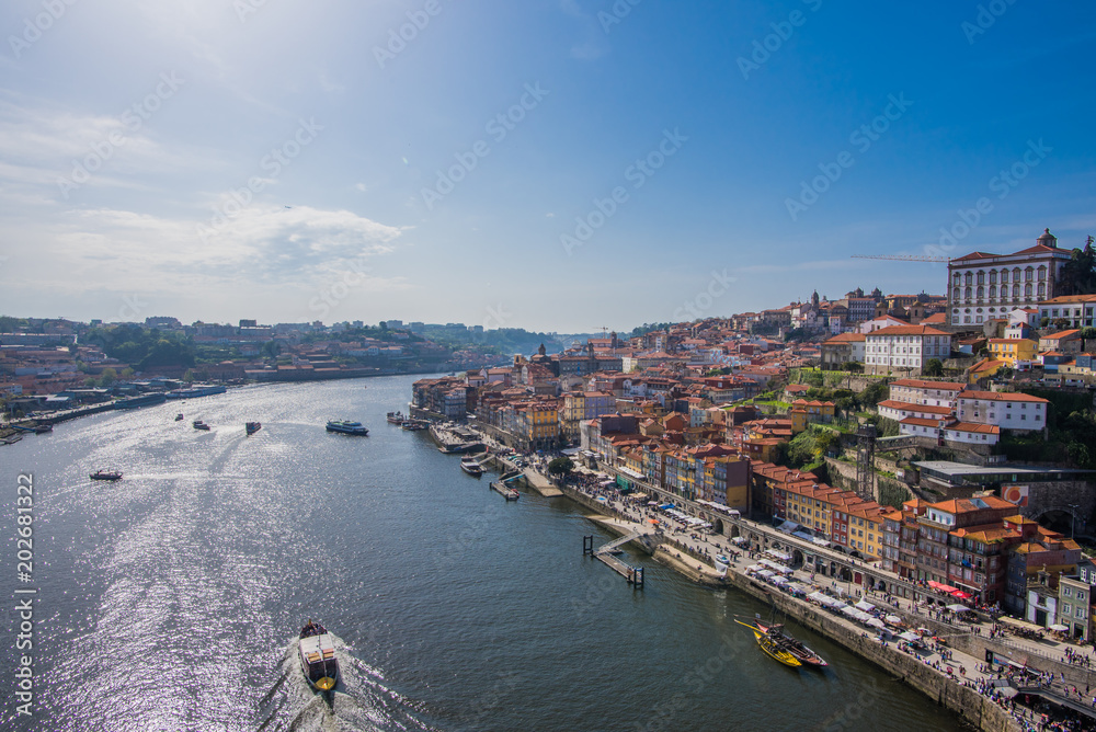 Φωτογραφία spring in the city of Porto, view of the river Douro, Portugal