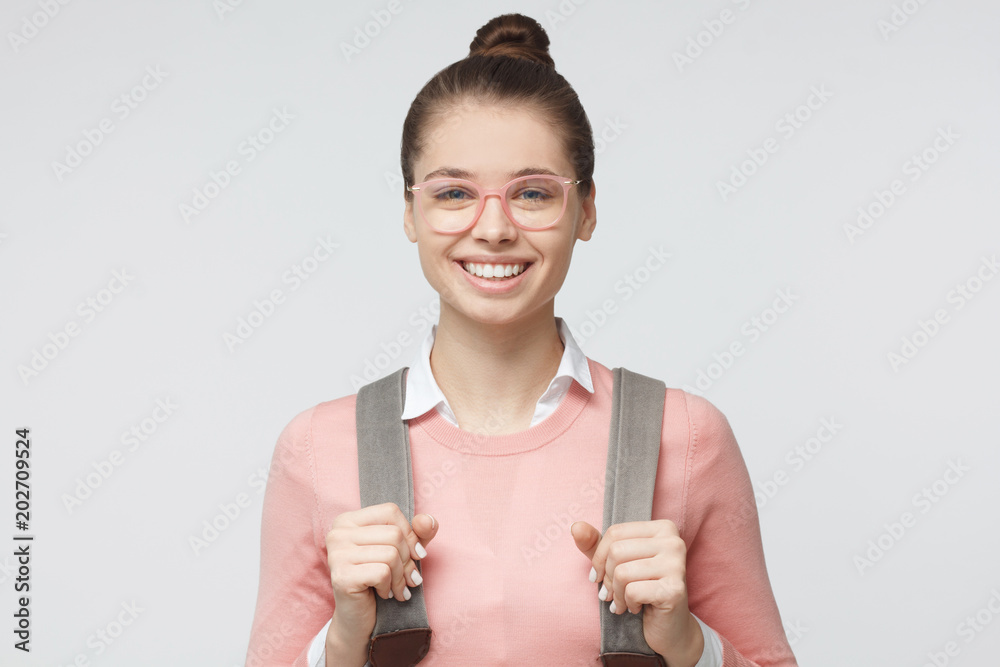 Φωτογραφία Closeup portrait of young beautiful European lady isolated on gray background dr