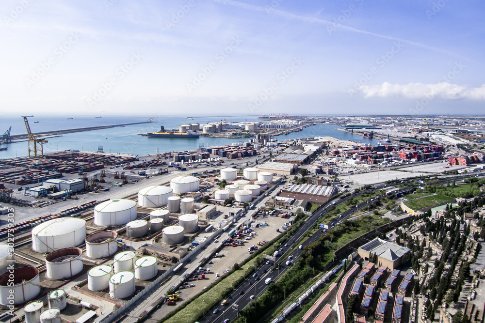 Φωτογραφία Aerial view from Zona Franca - Port, the industrial port of Barcelona