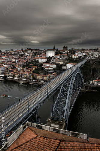 Porto Grey Cityscape © Renato Martinho
