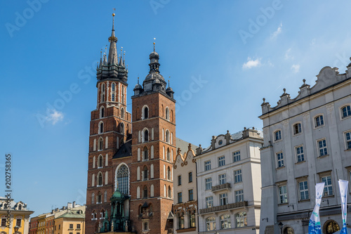 Basilique Sainte-Marie sur la Place Rynek Głowny à Cracovie © Gerald Villena