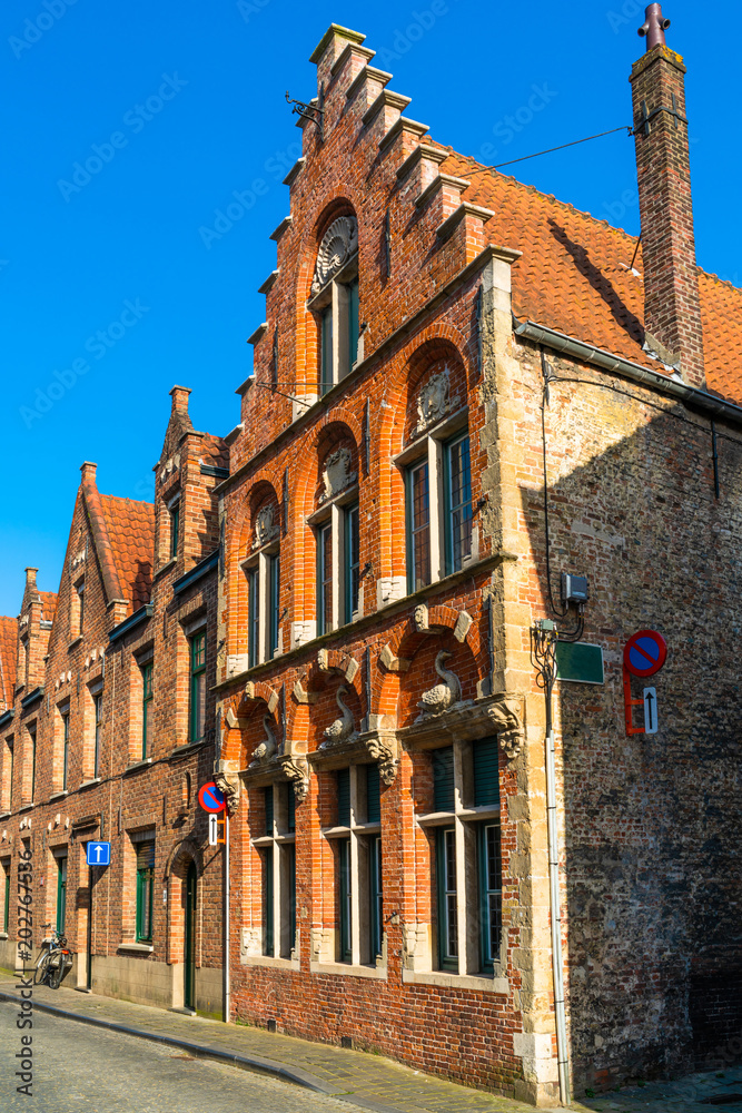 Obraz premium Colorful old buildings in Bruges, Belguim