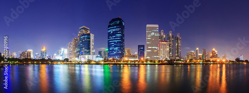 Panorama view of Lake view with reflections of the city / high building in the city lake view © rukawajung