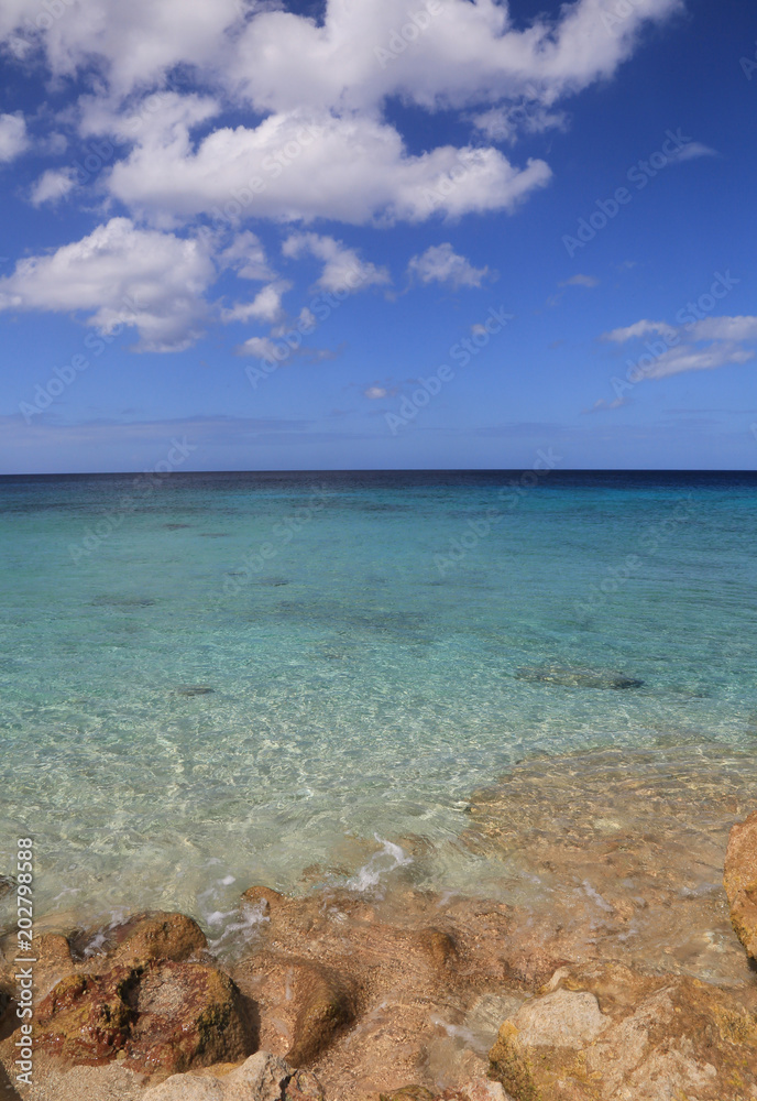 Wunderschöner karibischer Strand auf Curacao (Niederländische Antillen/ABC-Inseln)