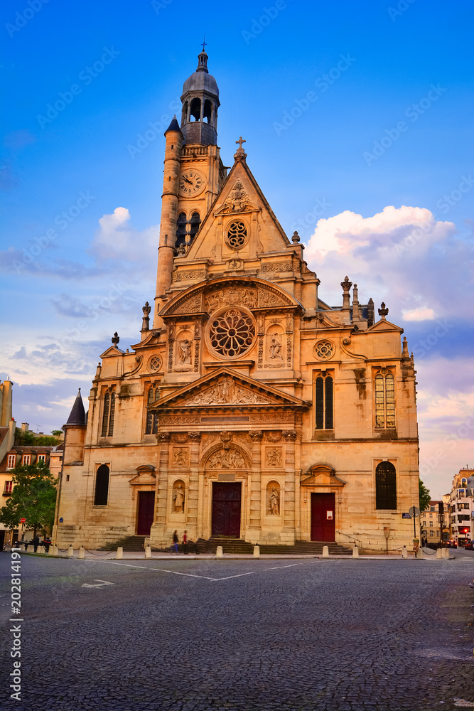 Φωτογραφία Sainte Genevieve, Paris, France: Saint Etienne du Mont is a church located on the Montagne Sainte Genevieve near the Pantheon