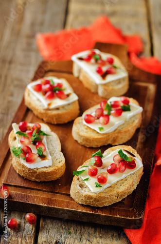 Pomegranate Brie balsamic crostini