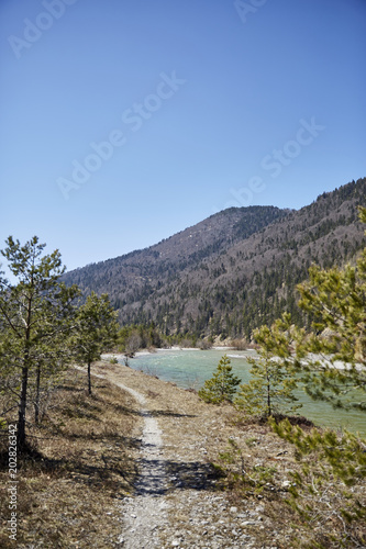 Alpine Landschaft im Frühling– Stockfoto