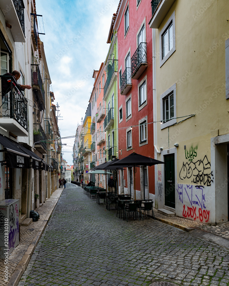 narrow street in lisbon