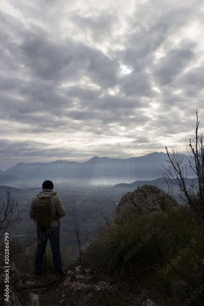 Obraz premium hiker on mountain park on monte caievola