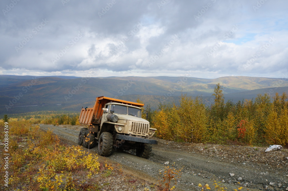 Expedition to the Northern Urals. Road in the mountains