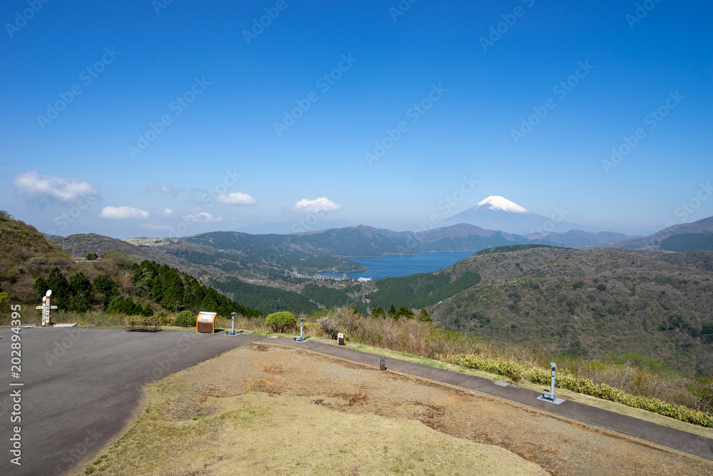 富士山と芦ノ湖(大観山展望台より) 富士山と芦ノ湖(大観山展望台より)