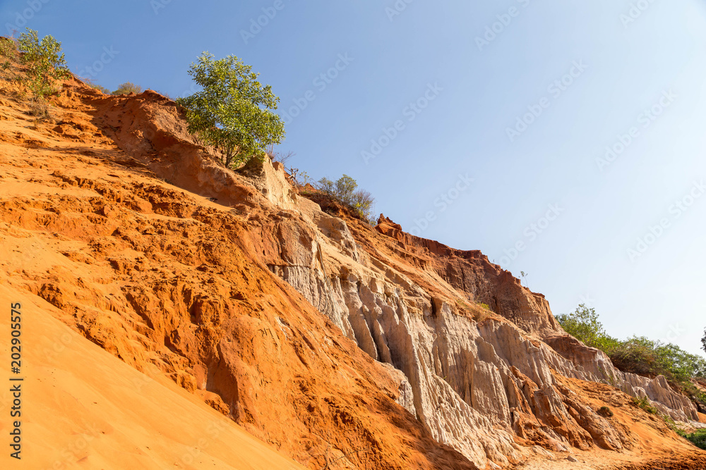 Wunderschöne rote Sanddüne und Sand formation in unterschidlichen Farben.