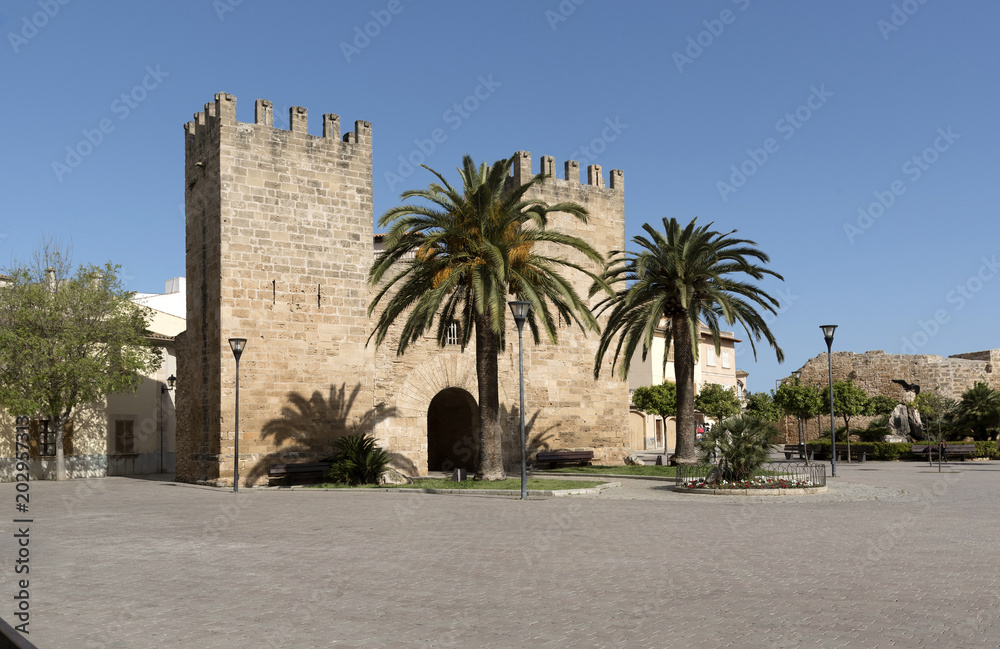 Alcudia, Mallorca, Balearic Island, Spain. 2018. The Porta del Moll or Porta de Xara as it is known. A gate in the medieval wall in the old quarter of Alcudia.